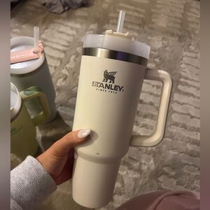 Stanley cup- 40z cream